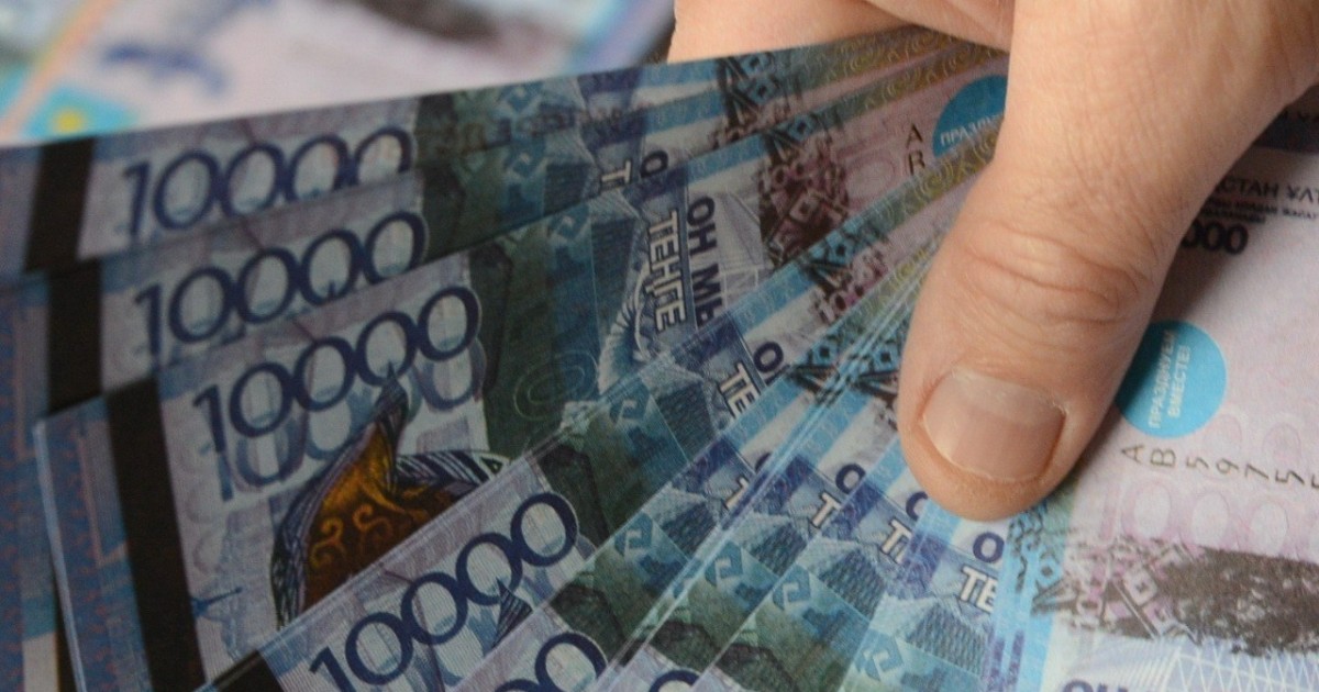 «Ұстаздардан 18 млн теңге жинап жатыр»