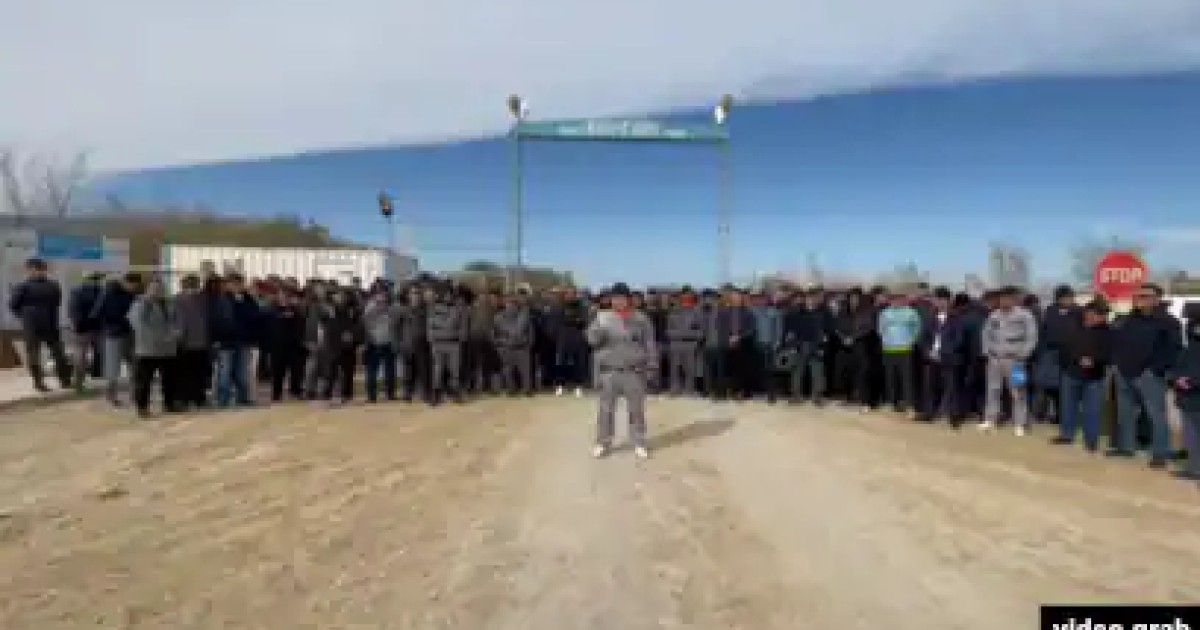 Маңғыстауда мұнайшылар жалақыларын 100% көтеруді сұрап наразылық білдірді