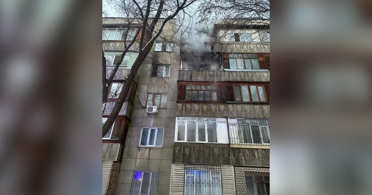 Қарағанды облысында тұрғын үй өртеніп, жұмысшы қаза болды (ФОТО)
