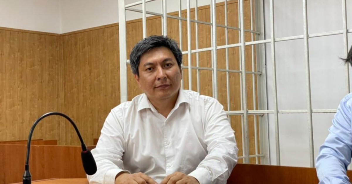 Депутаттар журналист үшін араша түсіп, билікке «шектен шықпауды» сұрады