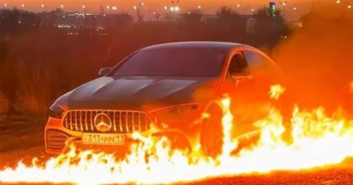 Блогер 90 миллион теңге тұратын көлігін өртеп жіберді (ВИДЕО)