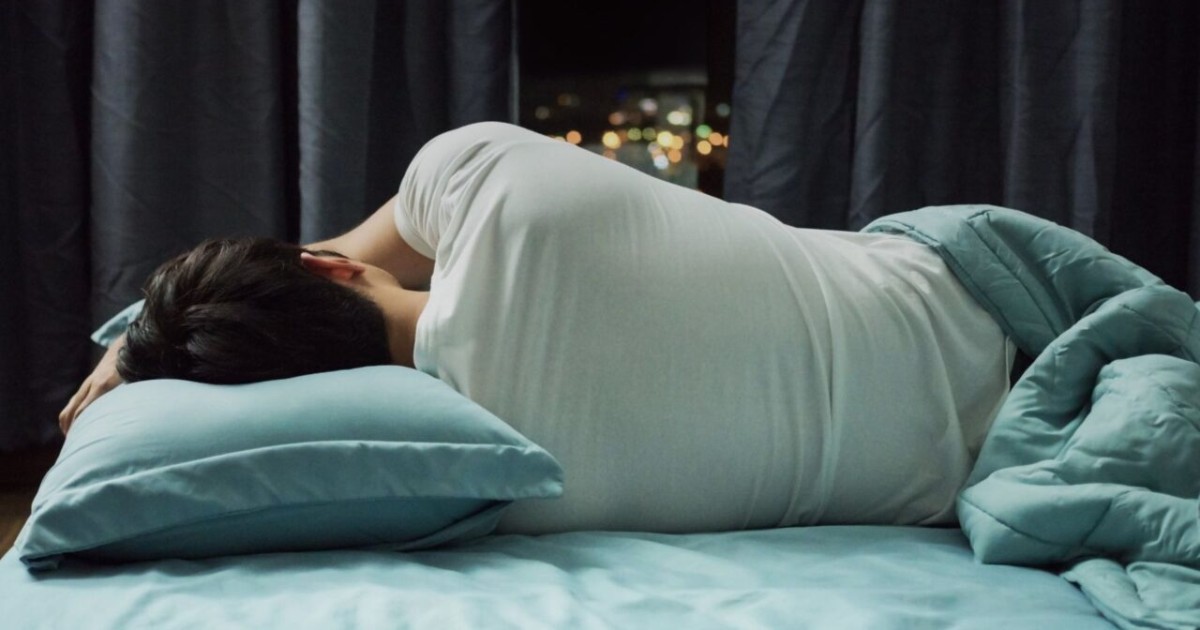 Адам ұйықтап жатқанда неліктен сөйлейді?