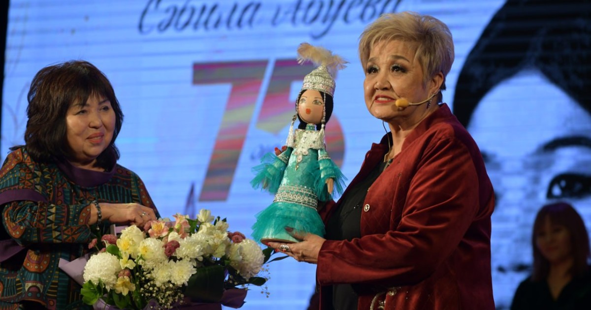 Қуыршақ театрының анасы Сәбила Абуева мерейлі 75 жаста