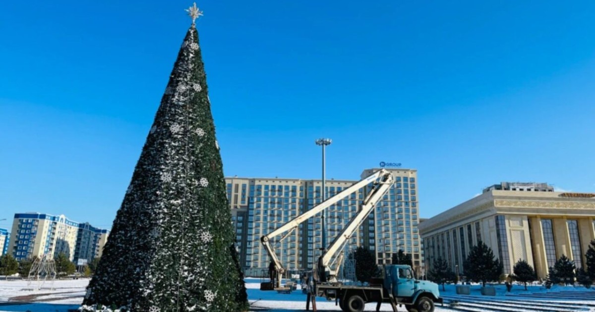 Ата-аналар талабы: Шымкентте 20 азамат оққа ұшқан алаңдағы шырша алынды