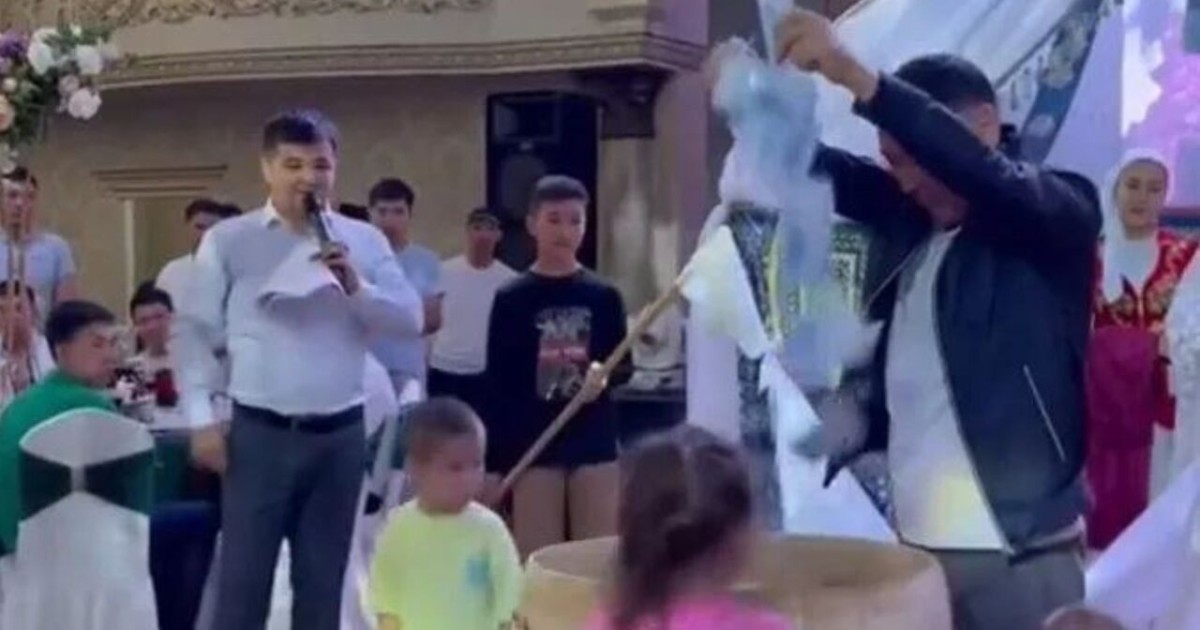 Беташарда табаққа 2 млн теңге салған кім? (ВИДЕО)