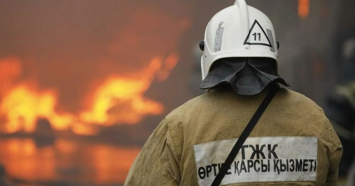 Қарағандыда мас адам біреудің көлігін өртеп жіберген
