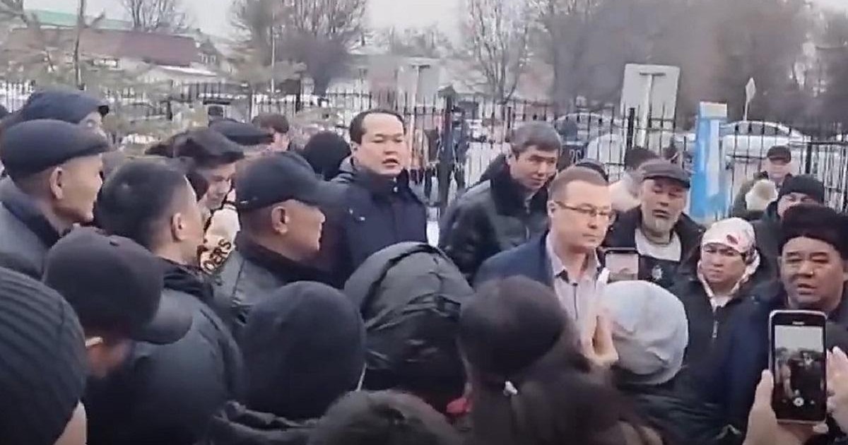 Қазақстанда ауа райының қолайсыздығына байланысты 122 жол учаскесі жабылды