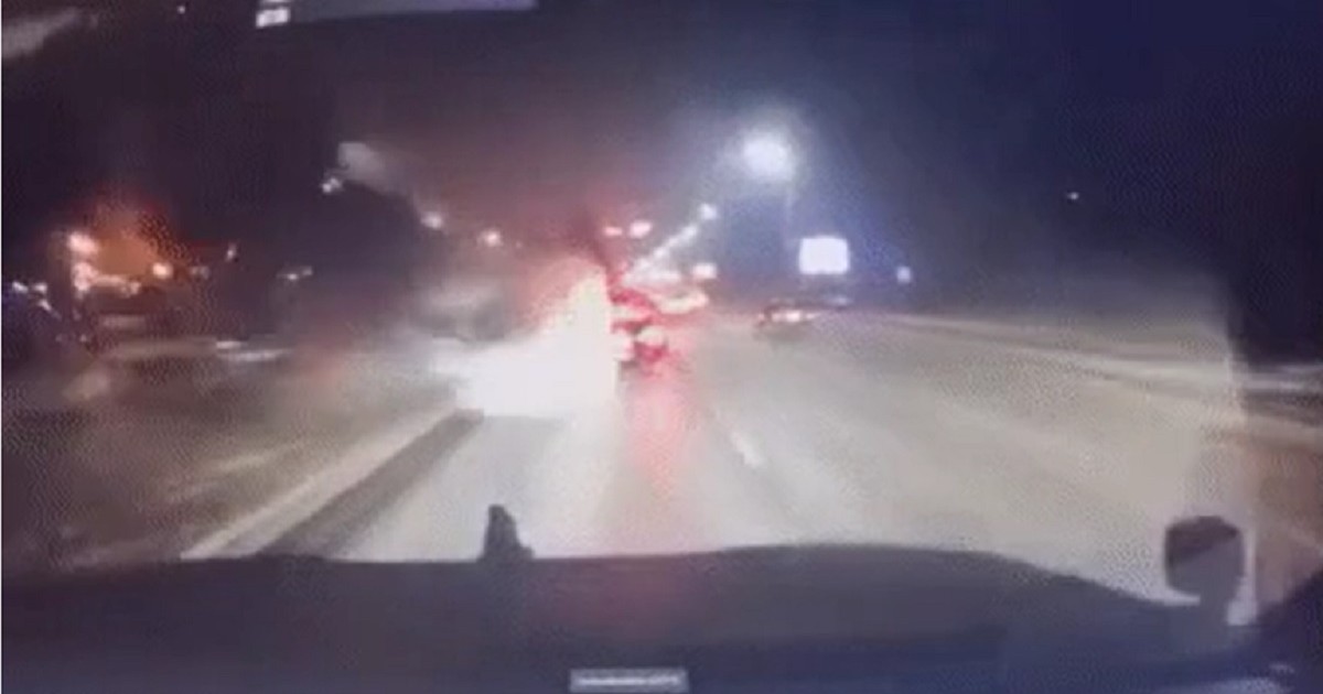 Алматыда адам өлімімен аяқталған жол апаты сәті видеоға түсіп қалды