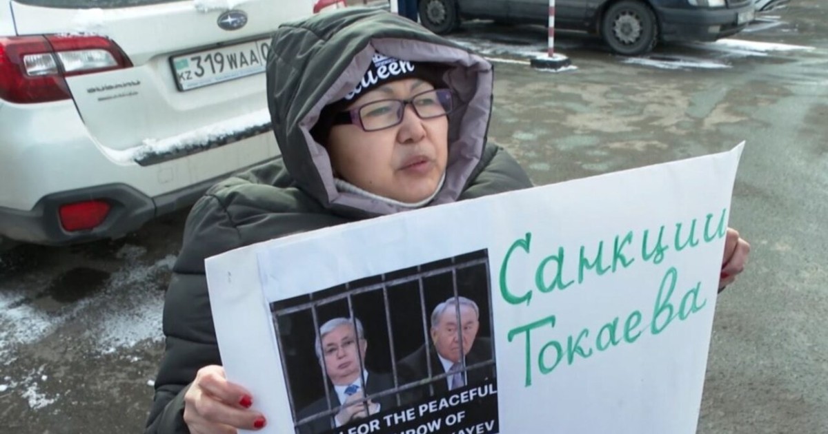 Астана тұрғыны Тоқаев пен үкімет отставкасын талап етті