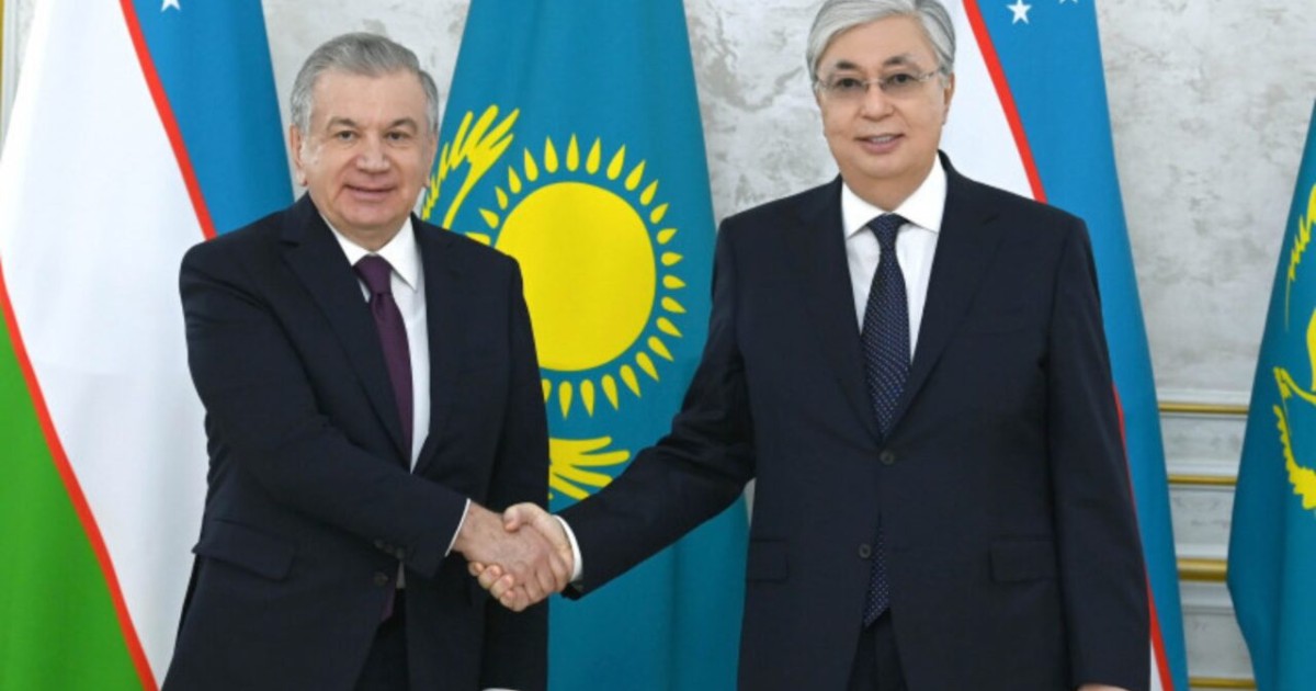 Қасым-Жомарт Тоқаев Өзбекстан президенті Шавкат Мирзиёевпен кездесті