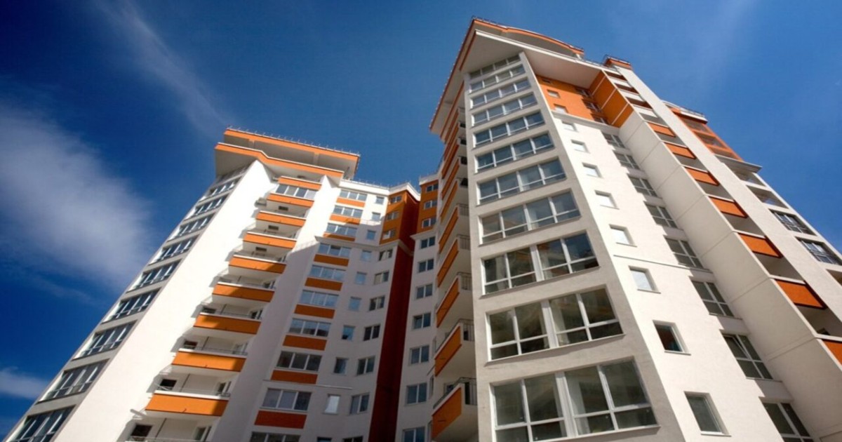 Үш баласын 9-қабаттан лақтырып, артынша өзі секіріп кеткен