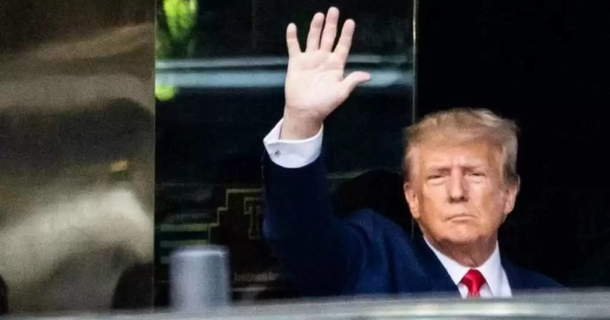 Дональд Трамп қамауға алынды