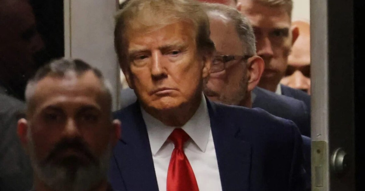 АҚШ тұрғындарының тең жартысы Трампты соттауды қолдады