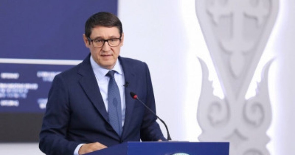 Қазақша сұраққа орыс тілінде жауап берген министр сынға ілікті