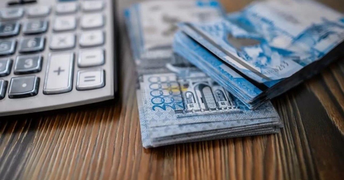 Дүйсенбіден бастап зейнеткерлер 300 мың теңге жәрдемақы ала ма?