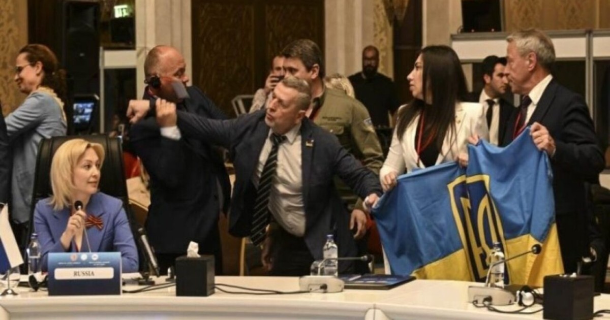 Түркияда Украина мен Ресей делегацияларының мүшелері жанжалдасып қалды