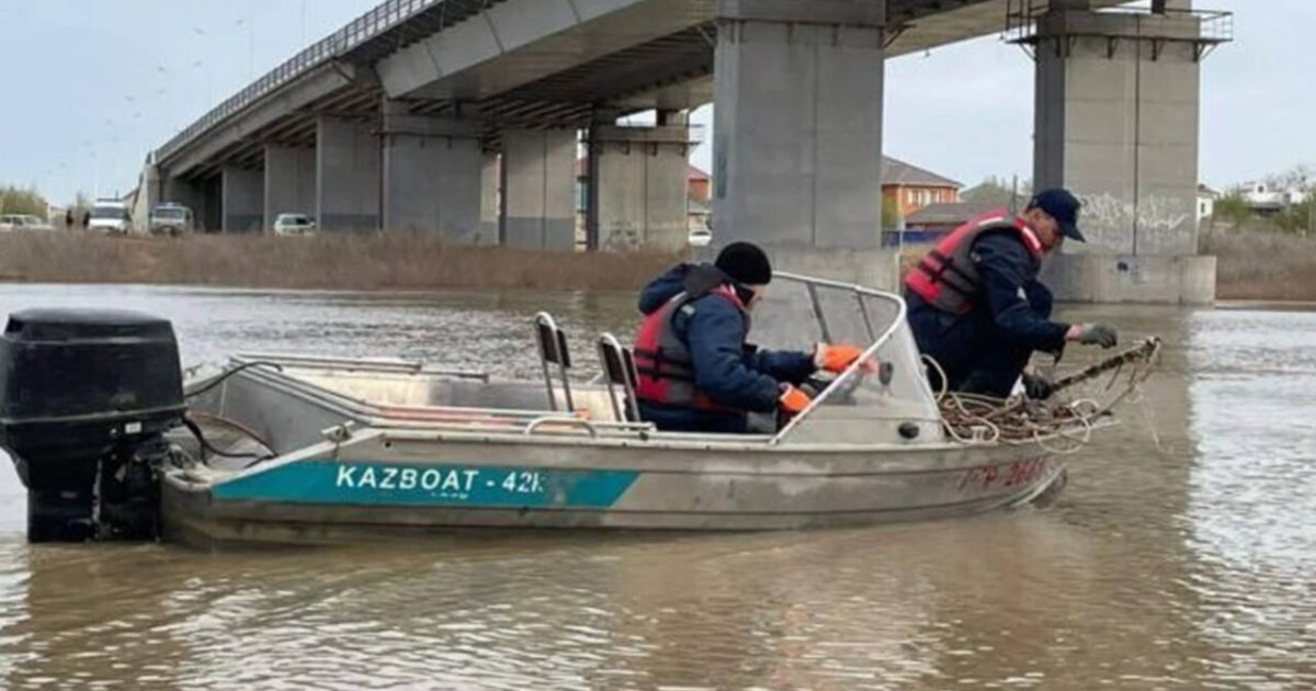 Оралда көпірден секірген жасөспірім қыздың денесі табылды