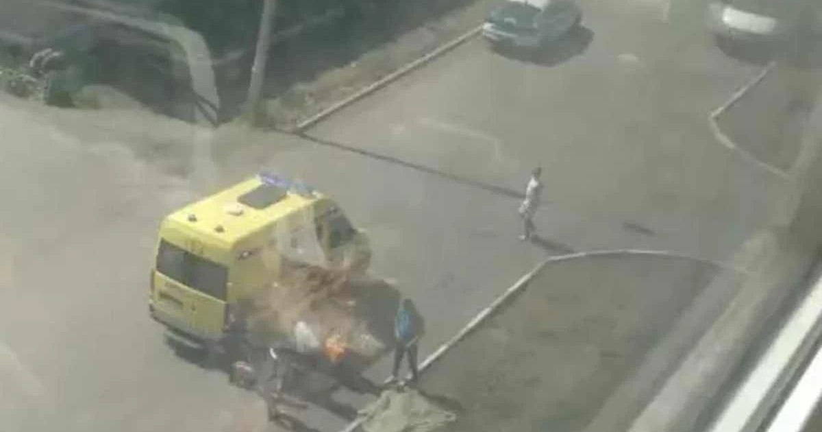 Петропавлда 15 жастағы қыз көпқабатты үйден секіріп кетті