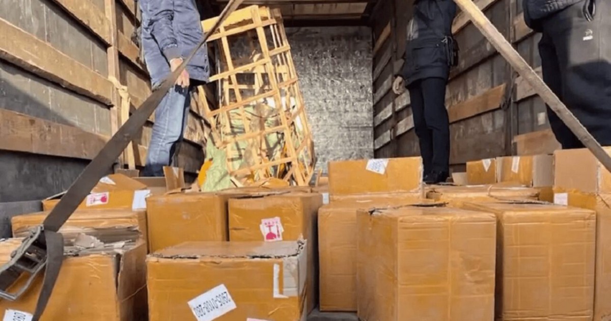 Жамбылда 50 млн теңгенің электронды темекісін заңсыз әкелген тұрғын сотталды