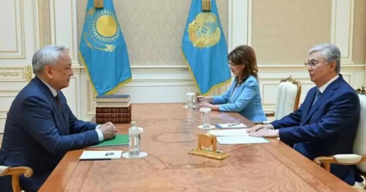 Мемлекет басшысы Жазушылар одағының төрағасы Мереке Құлкеновті қабылдады