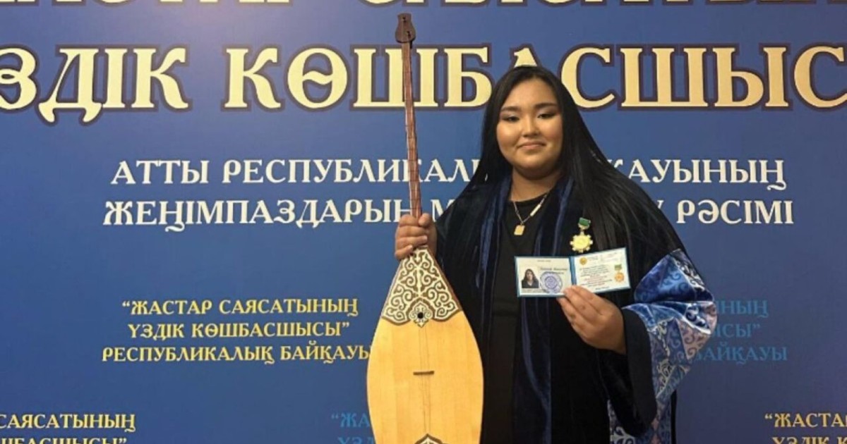 Fly Arystan қызметкерлері айтыскерді домбырамен ұшаққа кіргізбей қойған