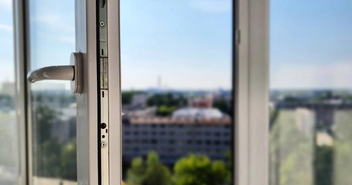 Оралда жасөспірім терезеден құлап, комаға түсті