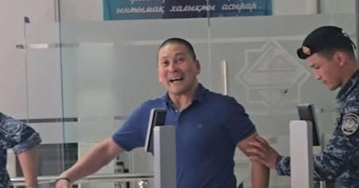 Тізесіне отырғызып, киімінің ішіне қолын салған: БҚО-дағы сұмдық