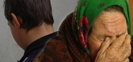 Ақмолада ер адам 71 жастағы анасын қабырғасы сынғанша ұрып-соққан