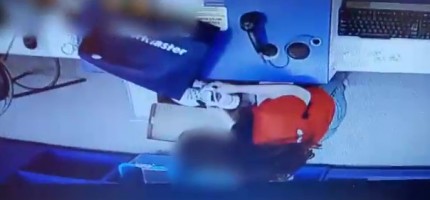 Көкшетауда банк менеджері клиенттің ақшасына аяқ киім сатып алған (видео)