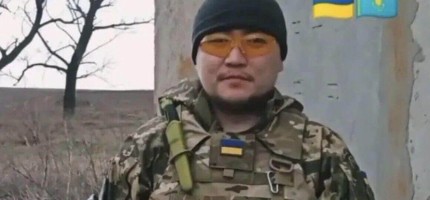 Зеленский қазақстандық жауынгерді марапаттады