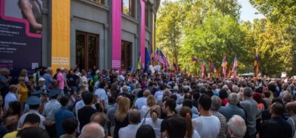 Ереванда наразылық білдірушілер Арменияның ҰҚШҰ-дан шығуын талап етті