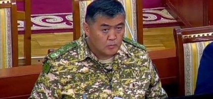 Қырғыз ҰҚК басшысы Парламентке екі жәшік автоматпен келген