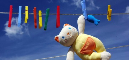 Мұғалімдер балаларға секс ойыншықтарын жарнамалауға мәжбүр