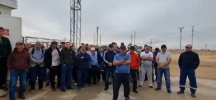 «Жалақы көтерілсін»: Маңғыстаулық жұмысшылар Тоқаевқа үндеу жасады (видео)