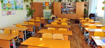 Өскеменде мектеп басшылығы мұғалімдерден ақша талап еткен