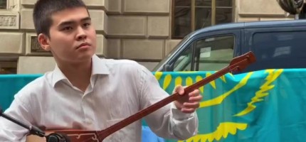 Нью-Йорк мэрі өз инстаграмына «Ерке сылқым» күйінің видеосын жариялады