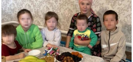 Қазақ халқы 7 баласы бар анаға баспана сыйлады