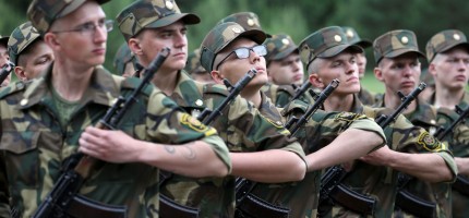 Беларусьте ТЖМ қызметкерлеріне қару таратылып жатыр