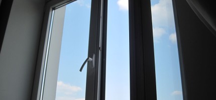 «Газды қосып қойған»: Әйел бір жасар қызын 11-қабаттан лақтырып жіберді