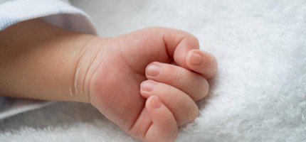 2 млн теңге: Балалары жоқ ата-аналарға жаңа туған сәбилер сатылған