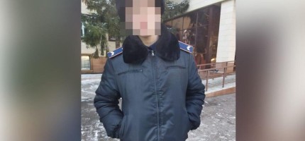 Қызбен кездесуге полицейдің формасын киіп барған жүк тасымалдаушы жазаланды