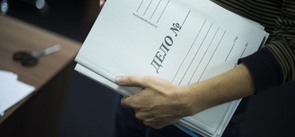 Атырауда мұғалімді итеріп құлатқан оқушының анасы жауапқа тартылды