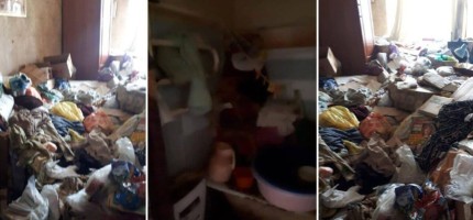 Екі әйел бірнеше айдан бері қоқыстың ортасында тұрып жатыр
