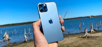 «Жұмыс істеп тұр»: Мұхитта жоғалған iPhone бір жылдан кейін табылды