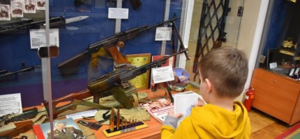 Енді Ресей мектептерінде оқушылар әскерге дайындық сабағын оқиды