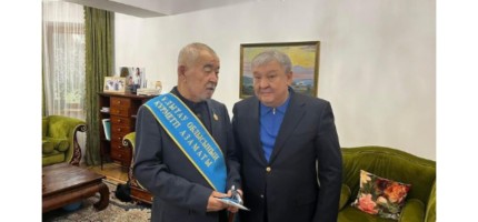 Ауруханадан жаңа шыққан Жүрсін Ерманға құрметті атақ берілді
