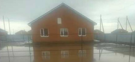 Қостанайда салынған жаңа үйлерді топан су басқан - БАҚ