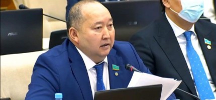 «Өскеменге барсаң, жердің бәрі Даниал Ахметовтікі» – депутат (ВИДЕО)