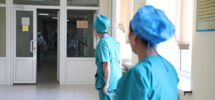 Дәрігерлердің үстемақысын тартып алған: аурухана басшысы сотталды