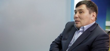 Ештеңеге қарамай бала туа беретін әйелдер керек – Омар Жәлел